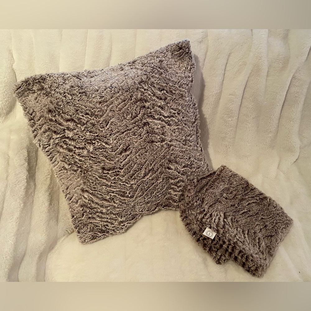 Faux Fur Pillow Cover 20” x 20” set of 2
